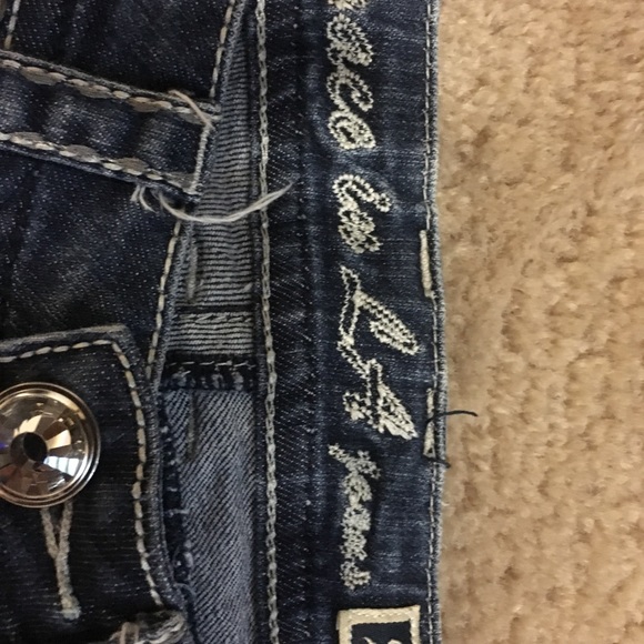 Miss Me Grace in LA bootcut jeans. - Picture 5 of 6